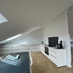 Zwischenstopp & Wohlfuehlen - Neubau-apartment Mit Parkplatz & Kueche Efringen-Kirchen