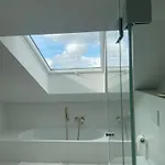 Zwischenstopp & Wohlfuehlen - Neubau-apartment Mit Parkplatz & Kueche Apartman