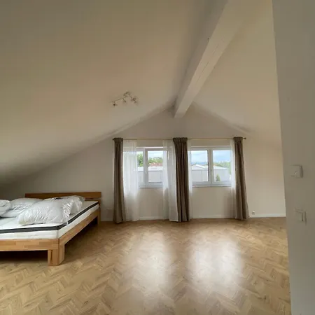 Zwischenstopp & Wohlfuehlen - Neubau-apartment Mit Parkplatz & Kueche Apartman