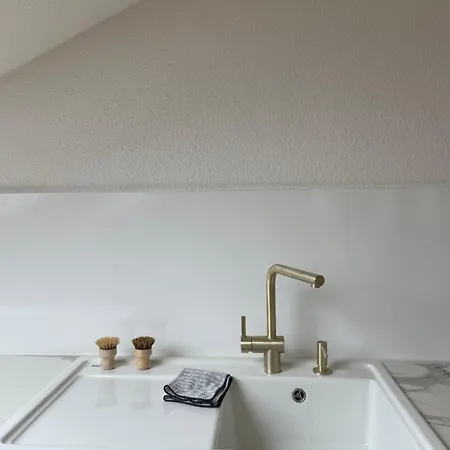 Zwischenstopp & Wohlfuehlen - Neubau-apartment Mit Parkplatz & Kueche 公寓